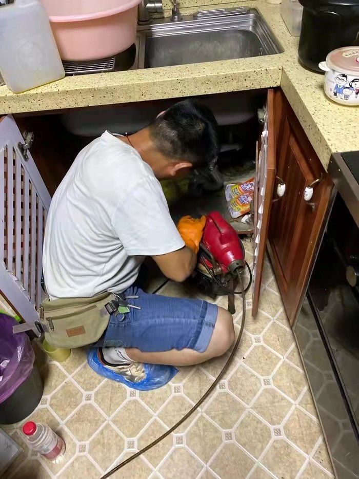 保城镇通下水道